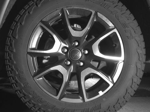 Used 2025 Jeep Compass Trailhawk image 14