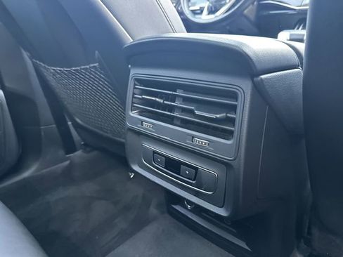 Used 2022 Audi Q7 3.0T Premium Plus w/ Premium Plus Package AWD/4WD image 40