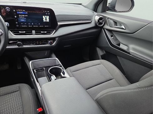 Certified 2025 Chevrolet Equinox LT FWD image 12