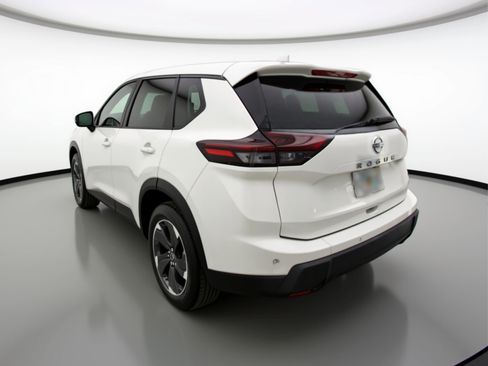 Used 2025 Nissan Rogue SV image 6