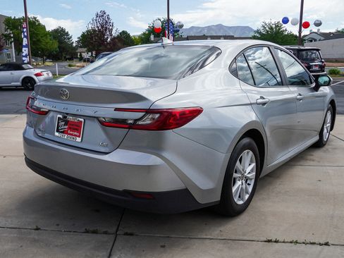 Used 2025 Toyota Camry LE FWD image 8