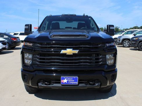 Used 2024 Chevrolet Silverado 2500 Custom w/ Custom Convenience Package AWD/4WD image 2