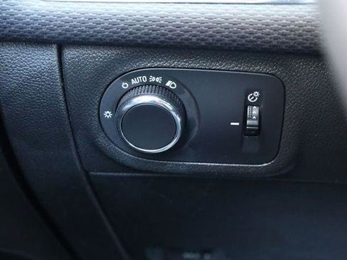 Used 2018 Chevrolet Cruze LS FWD image 29