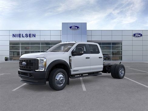 New 2025 Ford F550 4x4 Crew Cab image 1