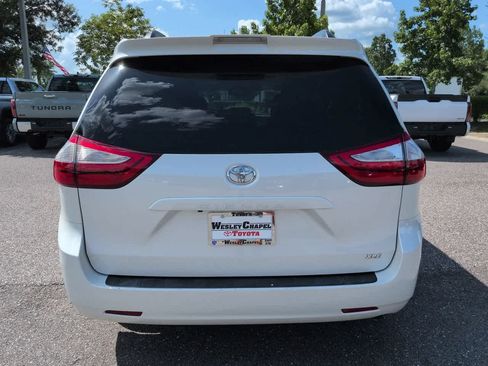 Used 2019 Toyota Sienna XLE FWD image 5