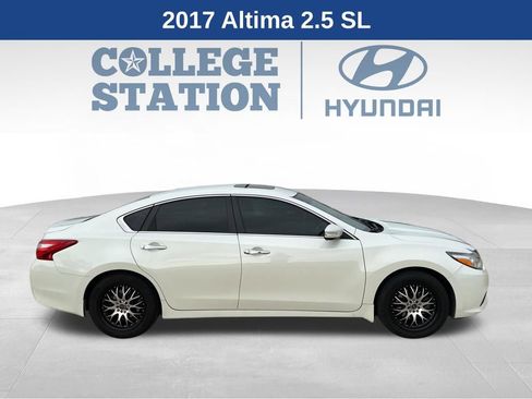 Used 2017 Nissan Altima 2.5 SL image 2