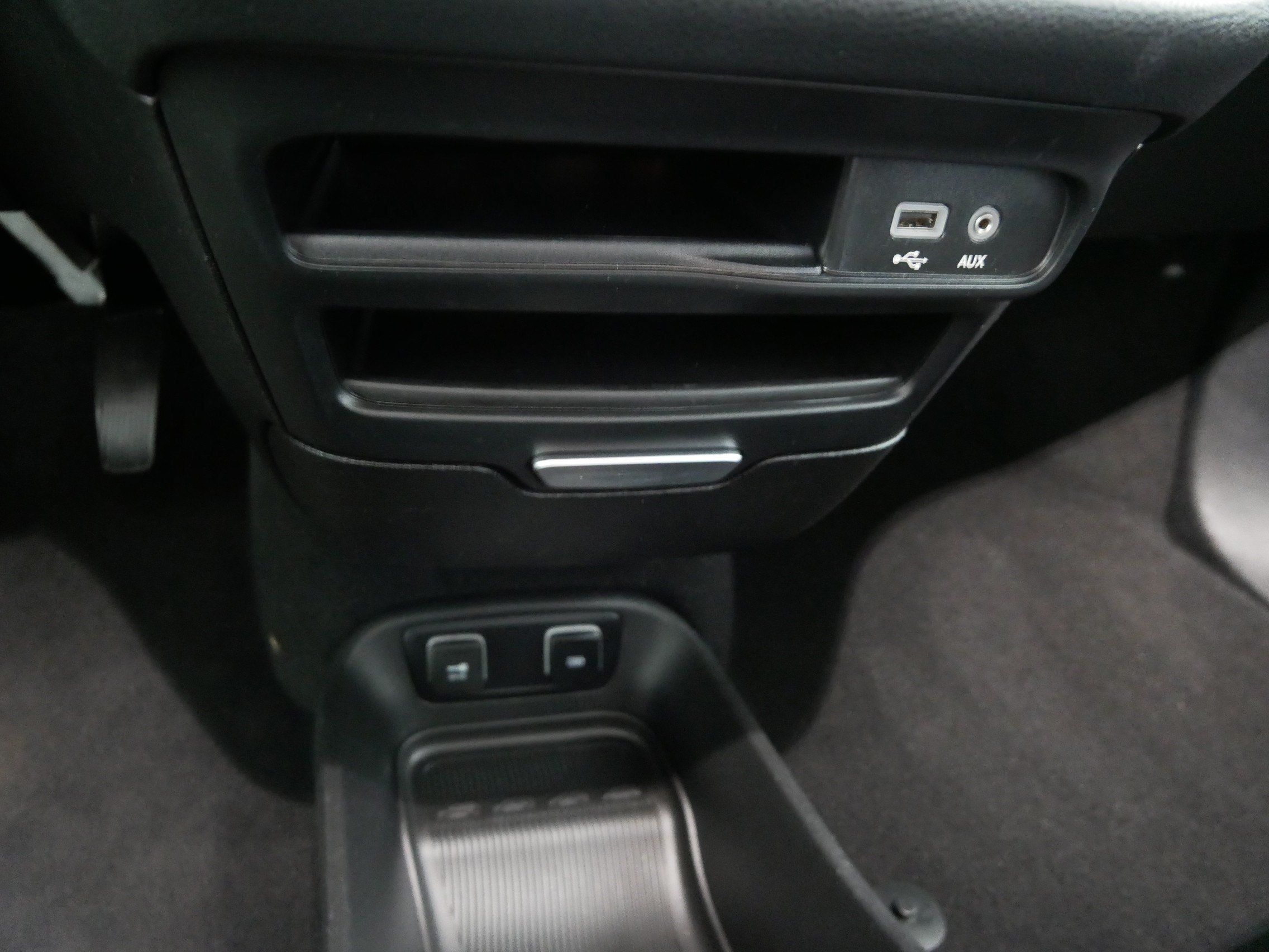 Used 2020 Chrysler Pacifica Touring-L FWD image 30