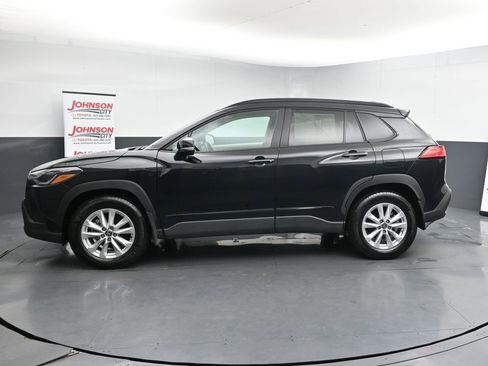 Used 2024 Toyota Corolla Cross LE image 5