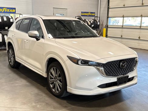 Certified 2024 MAZDA CX-5 Signature AWD/4WD image 3