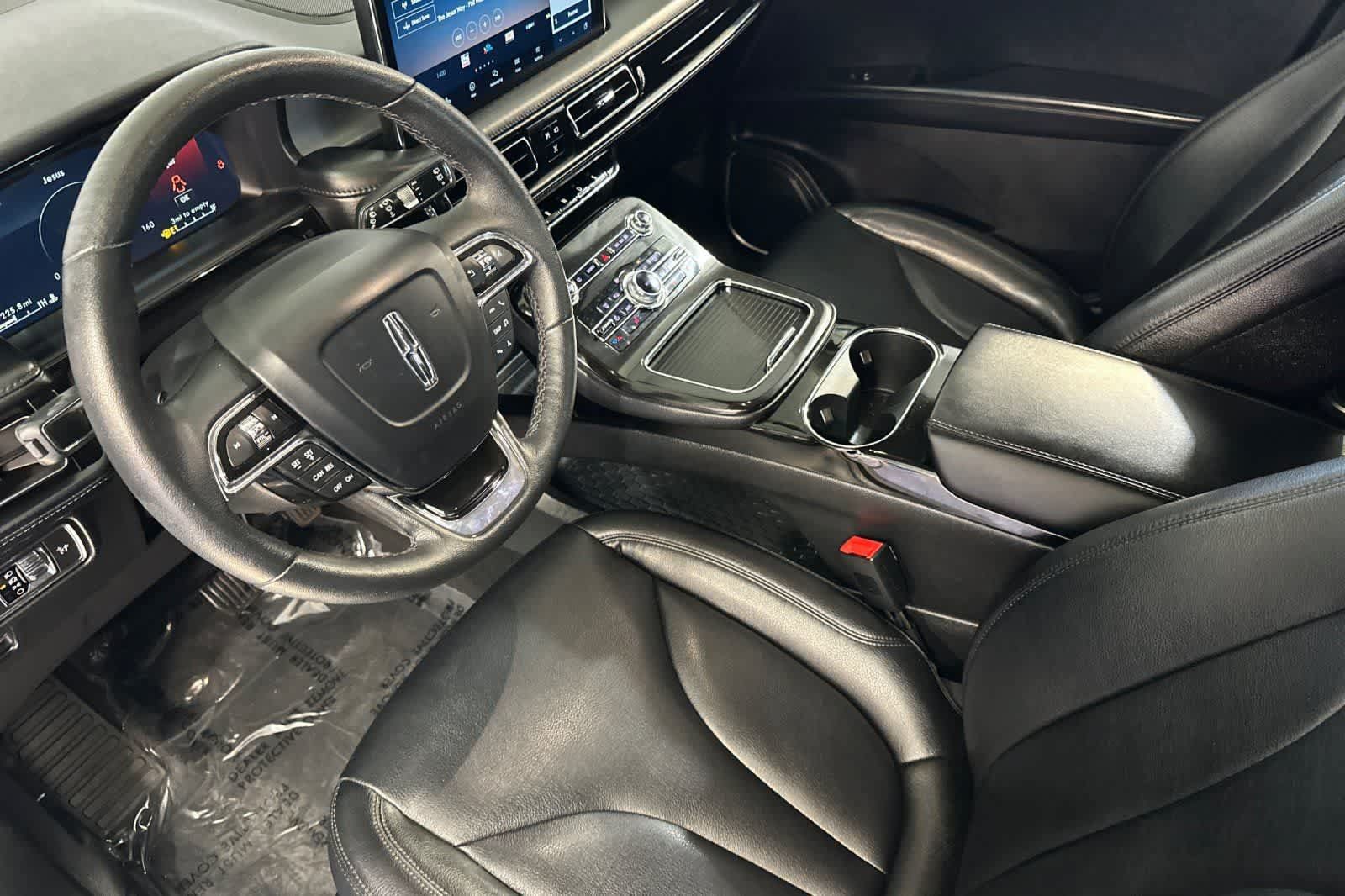 Used 2022 Lincoln Nautilus FWD w/ Premium Package image 12