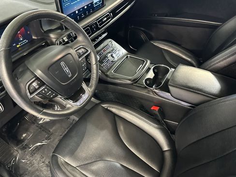 Used 2022 Lincoln Nautilus FWD w/ Premium Package image 12
