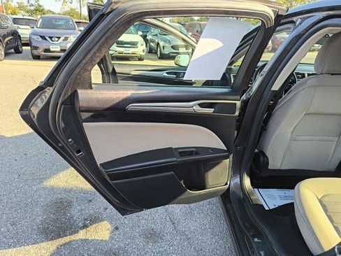 Used 2018 Ford Fusion S image 12