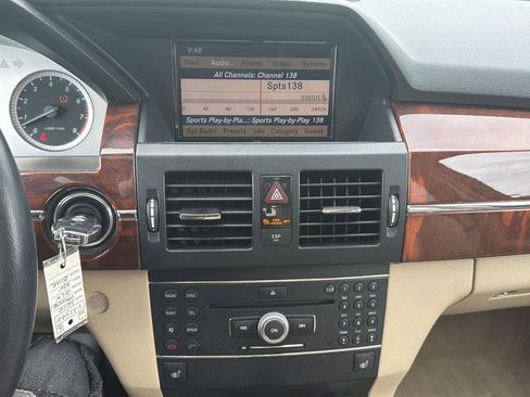 Used 2010 Mercedes-Benz GLK 350 4MATIC image 16