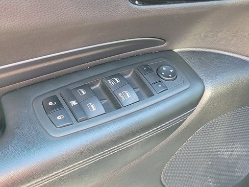 Used 2022 Dodge Durango SXT image 17