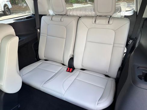 New 2026 Lincoln Aviator 2WD image 24