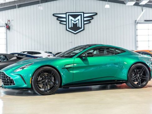 Used 2025 Aston Martin V8 Vantage Coupe RWD image 1