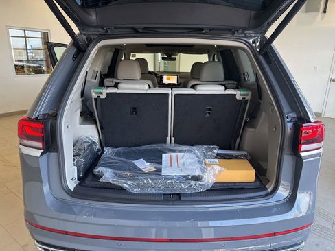 New 2026 Volkswagen Atlas SEL Premium R-Line image 16