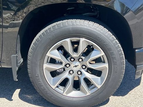 Used 2022 Chevrolet Silverado 1500 RST w/ LPO, Blackout Package AWD/4WD image 14
