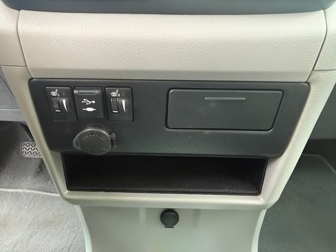 Used 2020 Toyota Sienna XLE w/ XLE Navigation Package FWD image 29