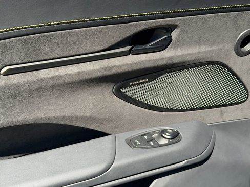 Used 2025 Aston Martin V8 Vantage Coupe image 20