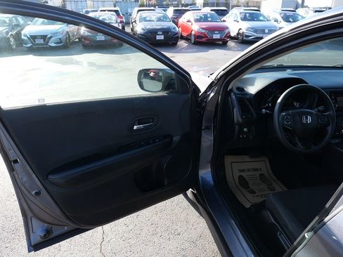 Used 2020 Honda HR-V LX image 13