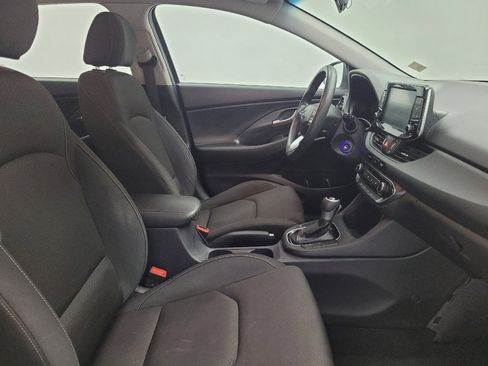 Used 2018 Hyundai Elantra GT image 21