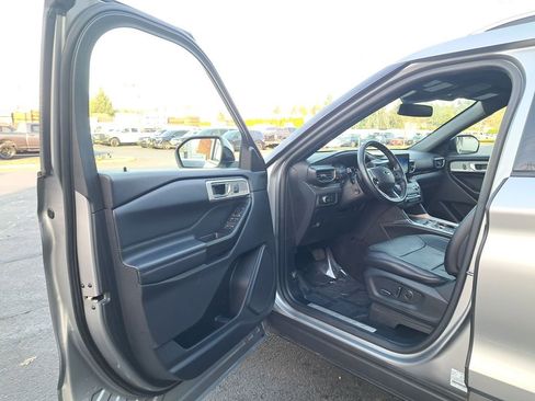 Used 2020 Ford Explorer Limited w/ Class III Trailer Tow Package image 10