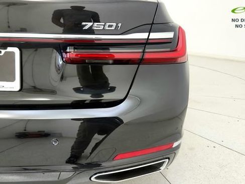 Used 2021 BMW 750i xDrive w/ Executive Package AWD/4WD image 28