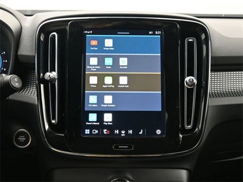 Used 2023 Volvo XC40 B5 Plus w/ Protection Package Premier image 18