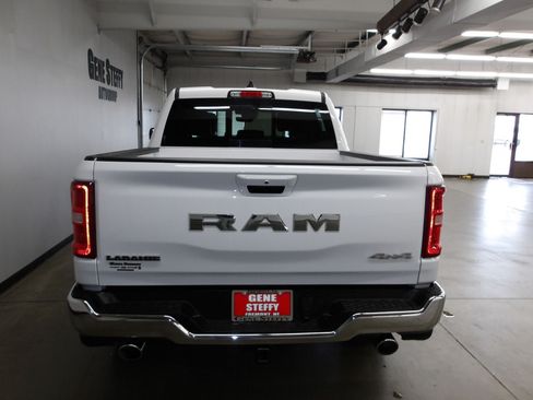 Used 2025 RAM 1500 Laramie AWD/4WD image 7