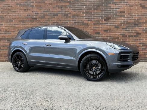 Certified 2023 Porsche Cayenne image 9