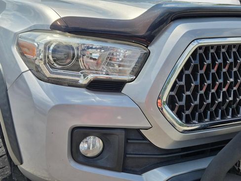 Used 2019 Toyota Tacoma TRD Off-Road AWD/4WD image 2