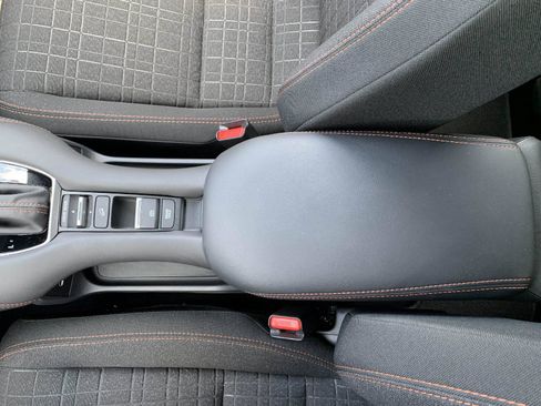 Certified 2025 Honda HR-V Sport image 27
