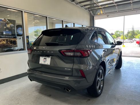 Certified 2023 Ford Escape ST-Line w/ Tech Pack #1 AWD/4WD image 5