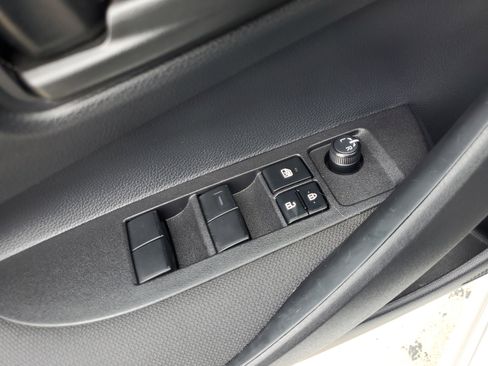 Used 2025 Toyota Corolla LE FWD image 30