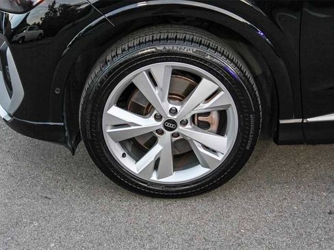 Used 2023 Audi Q4 e-tron Premium Plus image 9