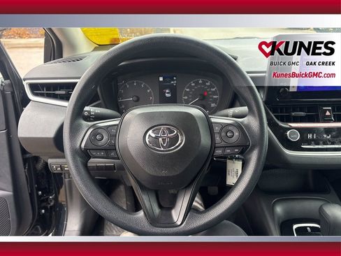 Used 2025 Toyota Corolla LE image 16