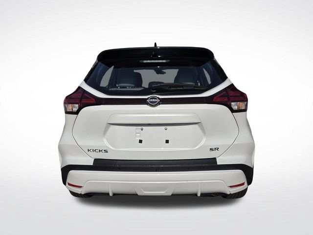 Used 2023 Nissan Kicks SR w/ SR Premium Package FWD image 8