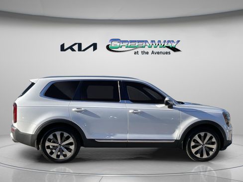 Used 2020 Kia Telluride EX w/ EX Premium Package image 5