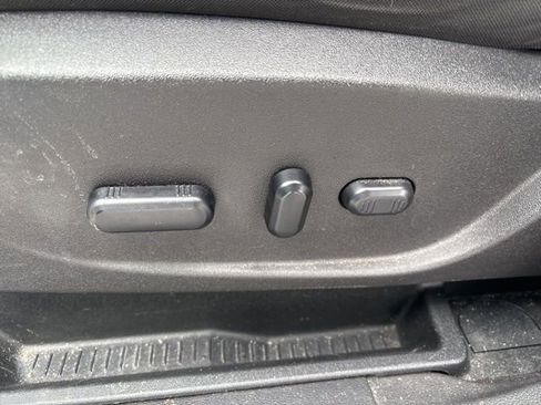 Used 2019 Ford Escape SE image 23