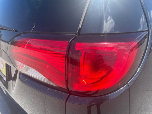 Used 2019 Chrysler Pacifica Touring-L Plus image 53