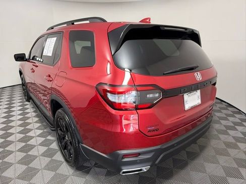 Used 2025 Honda Pilot Black Edition image 4