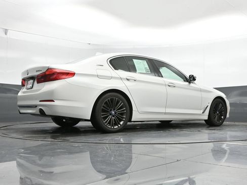 Used 2019 BMW 530e xDrive w/ Convenience Package AWD/4WD image 42