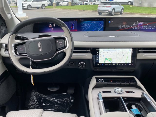 New 2026 Lincoln Navigator Reserve AWD/4WD image 6