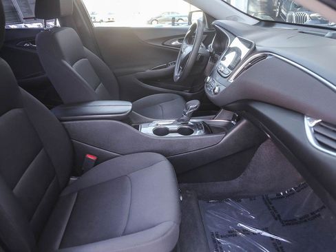 Used 2021 Chevrolet Malibu LT FWD image 15