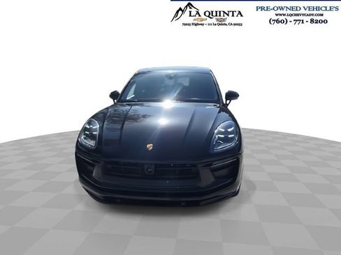 Used 2023 Porsche Macan AWD/4WD image 3