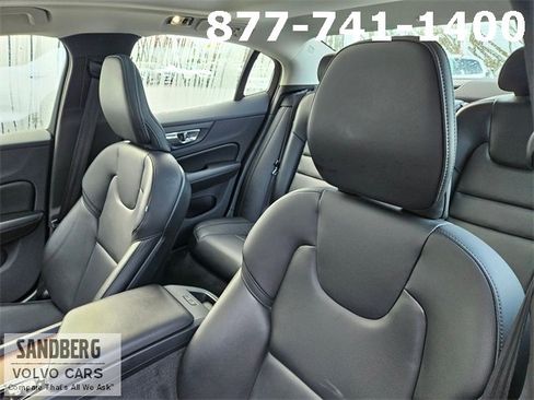 Used 2019 Volvo S60 T6 Momentum w/ Multimedia Package image 12