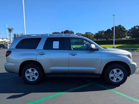 Used 2019 Toyota Sequoia SR5 image 4
