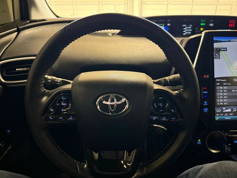 Used 2021 Toyota Prius Prime Limited image 15