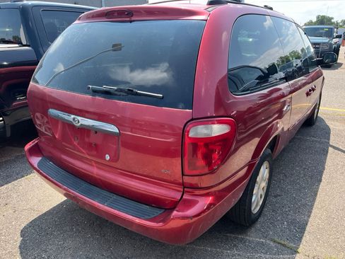 Used 2003 Chrysler Town & Country EX FWD image 12